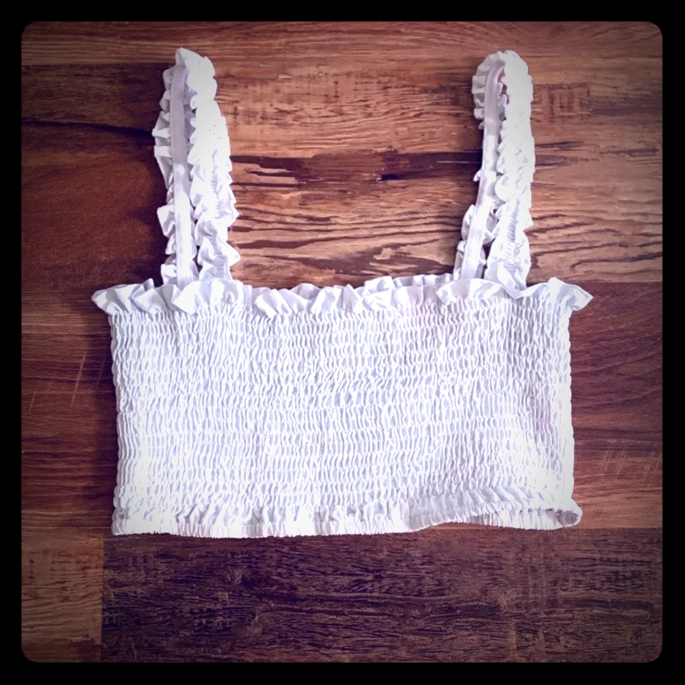 White Scrunch Fit Crop Top